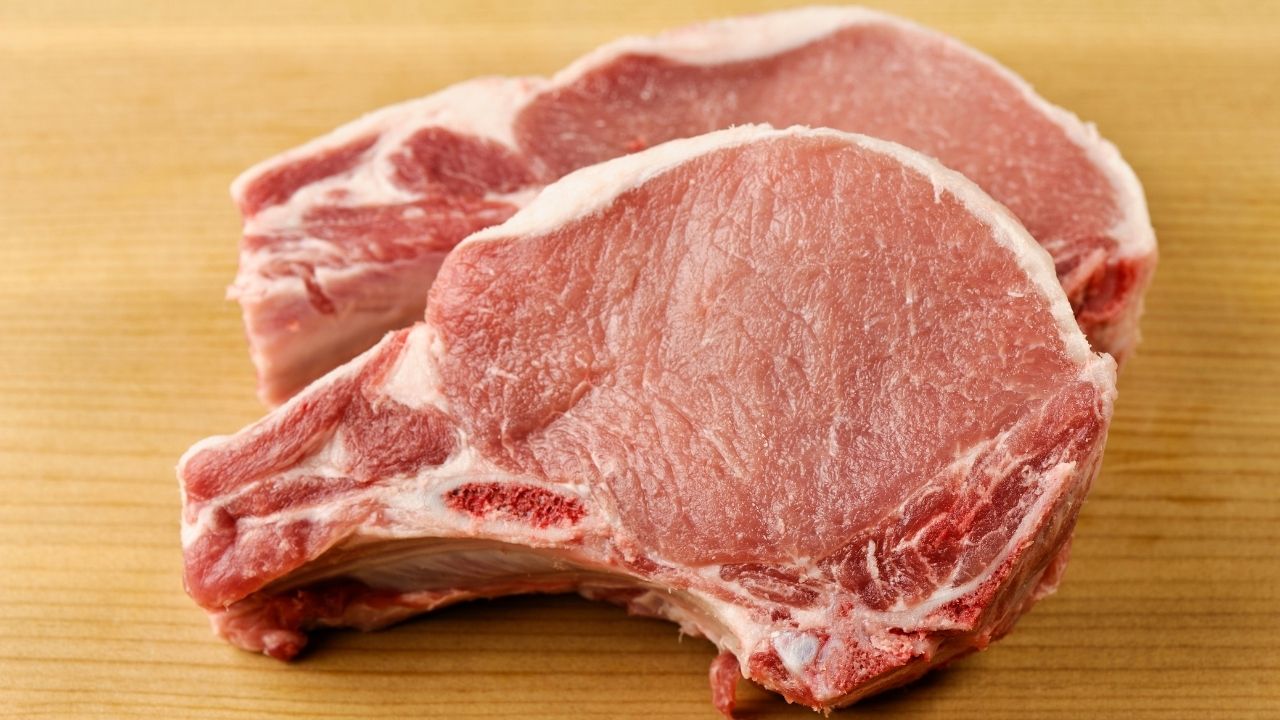 Can dogs have store raw pork chops